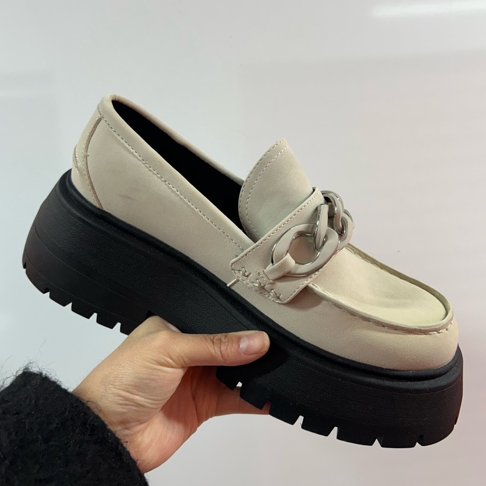 Call It Spring Chunky Platform Cream Loafer with Chain Accent Woman Size 7